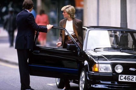 Un Ford Escort condus de prinţesa Diana, scos la licitaţie